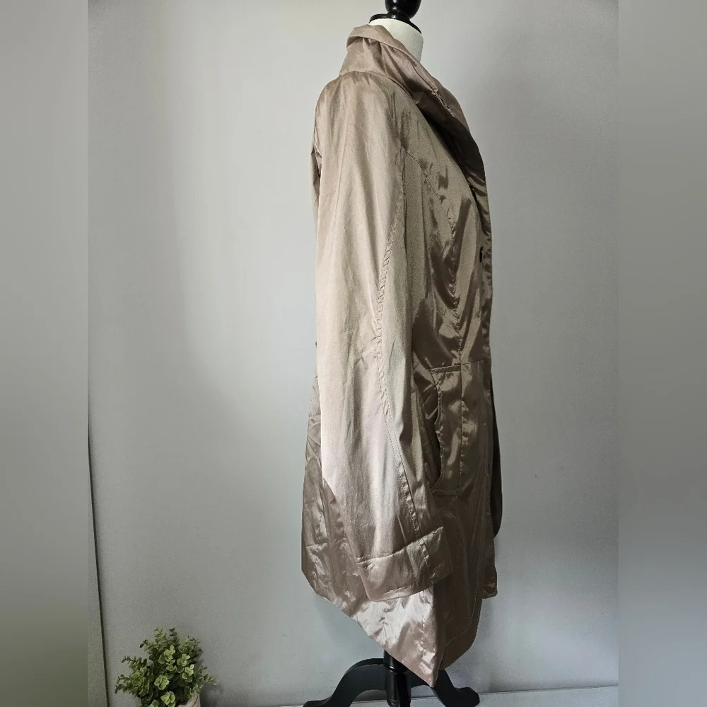 CREENSTONE NWT Metallic Tan Double-Breasted Coat. Size 42/ Med - Picture 6 of 16